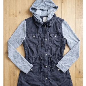 Women’s Gray Hoodie Sweater Jacket – Size Large